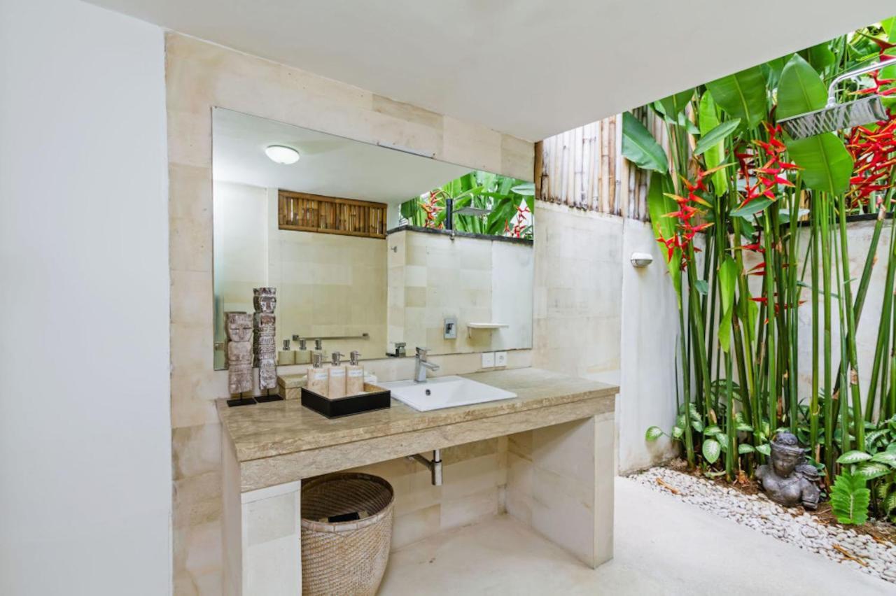 Villa Eindra Seminyak Esterno foto